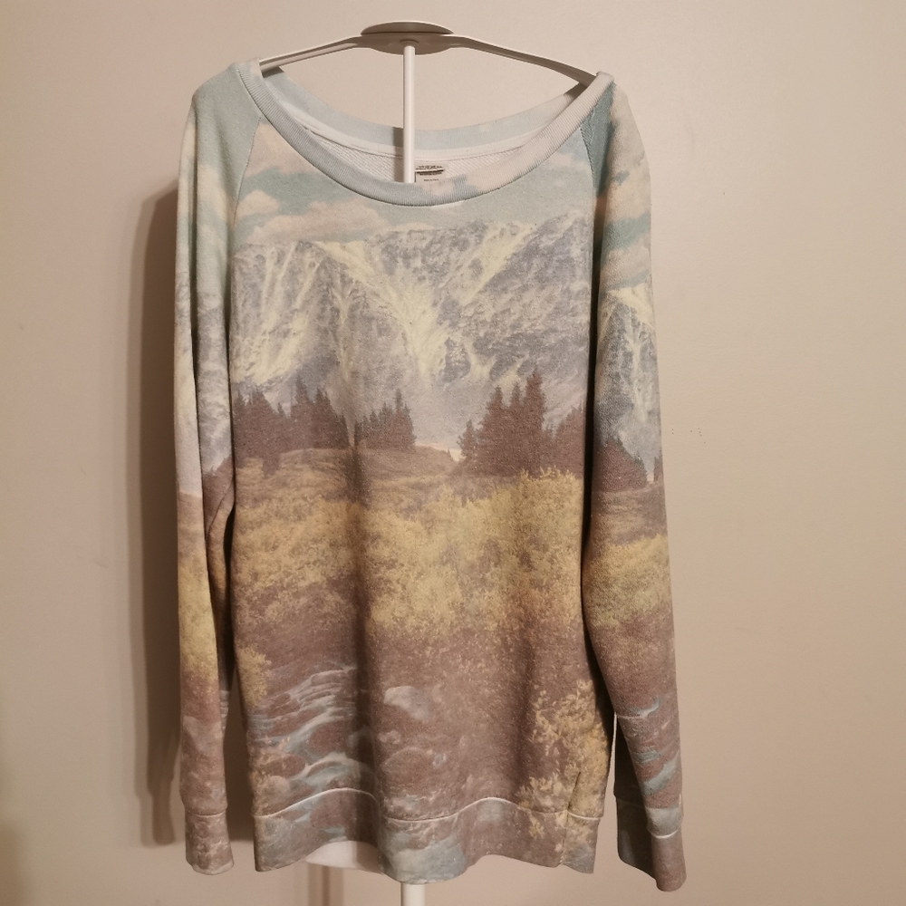 Woman's Word of Mouth scenery Sweatshirt Size S